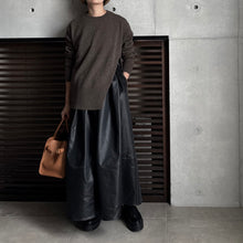 画像をギャラリービューアに読み込む, 【2025AW PRE ORDER】ECO LEATHER SKIRT PANTS
