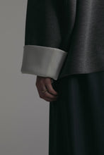 画像をギャラリービューアに読み込む, 【2026AW PRE ORDER】SATIN CUFS BONDING PULLOVER
