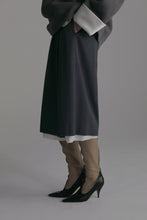 画像をギャラリービューアに読み込む, 【2026AW PRE OREDR】LAYERED BERMUDA PANTS
