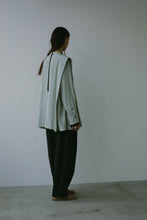 画像をギャラリービューアに読み込む, 【2024AW PRE ORDER】SHOULDER TACK BLOUSE
