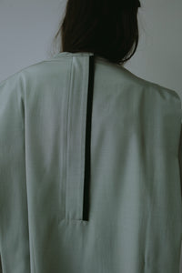 【2024AW PRE ORDER】SHOULDER TACK BLOUSE