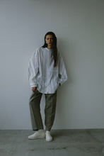 画像をギャラリービューアに読み込む, 【2024AW PRE ORDER】BIG SLEEVE BAND COLLAR SHIRT
