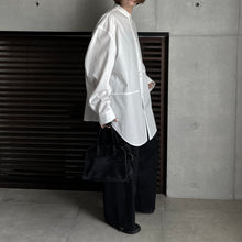 画像をギャラリービューアに読み込む, 【2024AW PRE ORDER】BIG SLEEVE BAND COLLAR SHIRT

