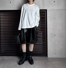 画像をギャラリービューアに読み込む, 【2026AW PRE ORDER】ECO LEATHER 2TUCK HALF PANTS
