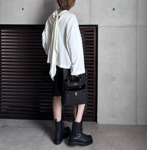 画像をギャラリービューアに読み込む, 【2026AW PRE ORDER】ECO LEATHER 2TUCK HALF PANTS
