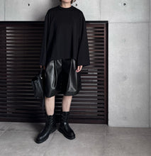 画像をギャラリービューアに読み込む, 【2026AW PRE ORDER】ECO LEATHER 2TUCK HALF PANTS
