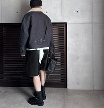 画像をギャラリービューアに読み込む, 【2026AW PRE ORDER】ECO LEATHER 2TUCK HALF PANTS
