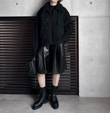 画像をギャラリービューアに読み込む, 【2026AW PRE ORDER】ECO LEATHER 2TUCK HALF PANTS
