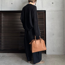 画像をギャラリービューアに読み込む, 【2025AW PRE ORDER】MOHAIR YARN CREW NECK KNIT
