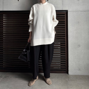 【2025AW PRE ORDER】BACK OPEN BLOUSE
