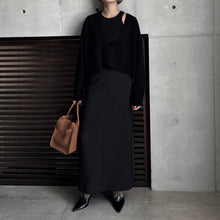 画像をギャラリービューアに読み込む, 【2025AW PRE ORDER】V NECK CROPPDE KNIT
