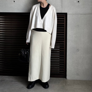 【2025AW PRE ORDER】V NECK CROPPDE KNIT