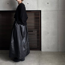 画像をギャラリービューアに読み込む, 【2025AW PRE ORDER】ECO LEATHER SKIRT PANTS
