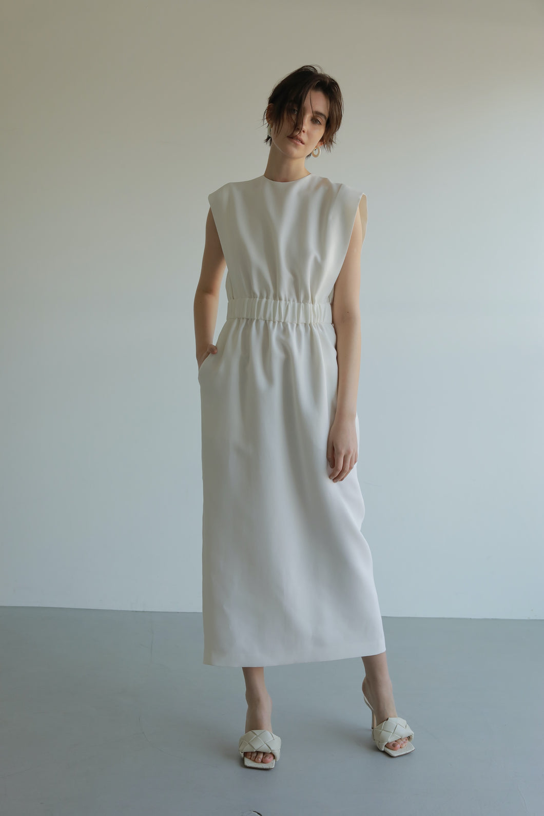 2023SS予約販売商品】ウエストマークナローワンピース – LOHEN 