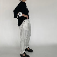 画像をギャラリービューアに読み込む, 【2022年7月23日再販】2タックサテンパンツ
