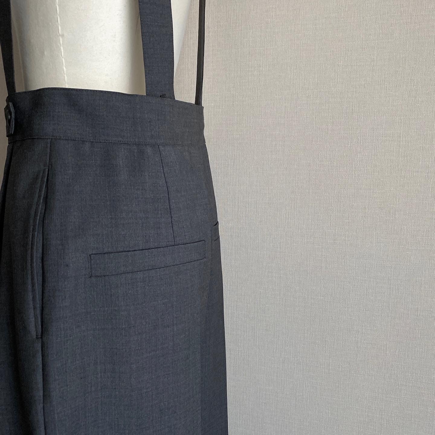 22PRE-SS予約販売商品】サスペンダー２タックパンツ – LOHEN
