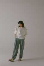 画像をギャラリービューアに読み込む, 【2022年7月23日再販】2タックサテンパンツ
